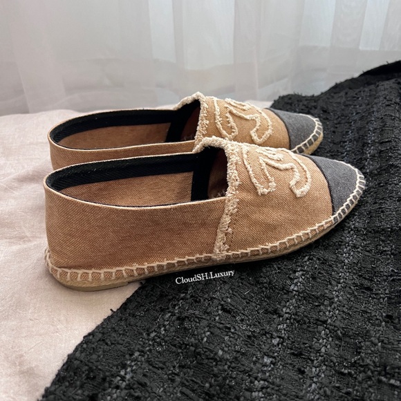 Auth Chanel Classic CC Logo Brown Canvas Espadrilles - Size 39 - Picture 3 of 10